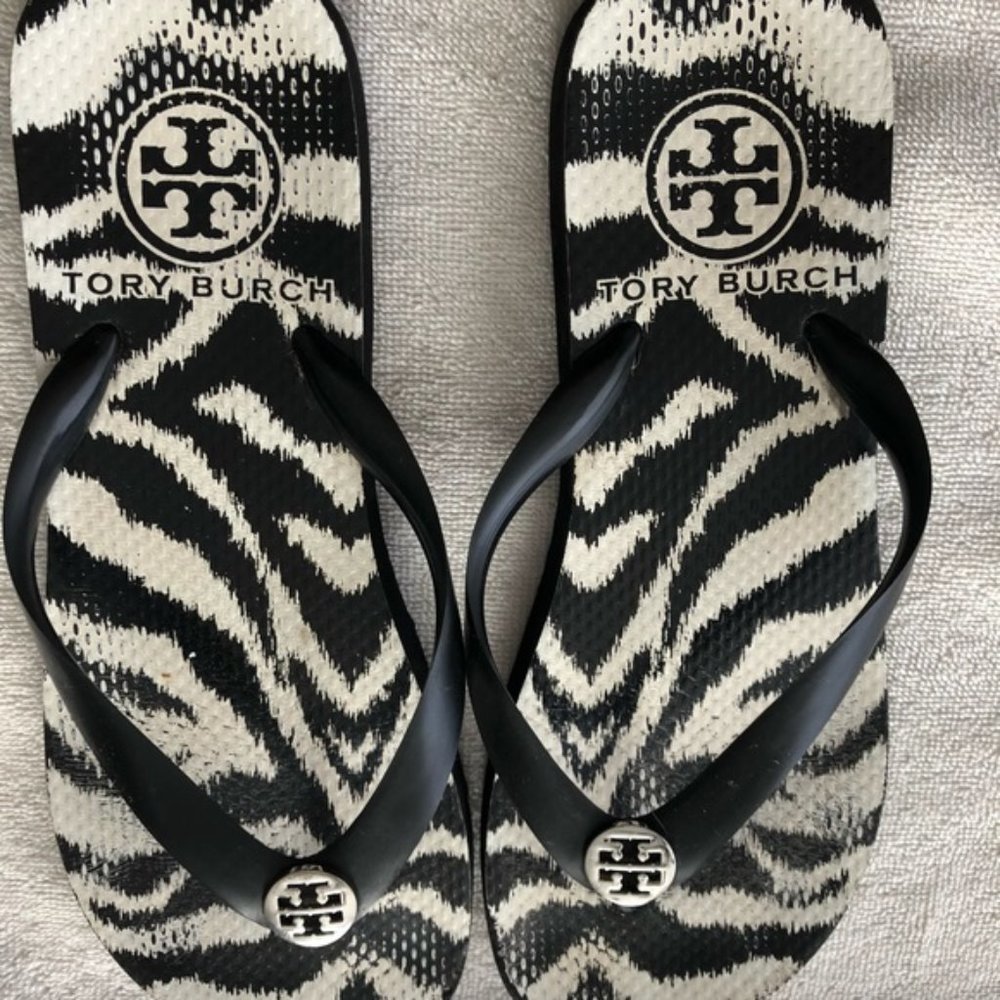 Tory Burch flip flops (Black/ white/ cute!)